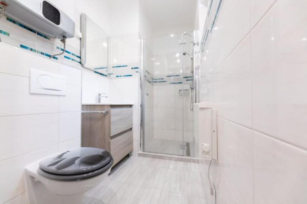 Bowery Guest Houses - Arnyas Vendeghazak Balatonalmadi Bagian luar foto