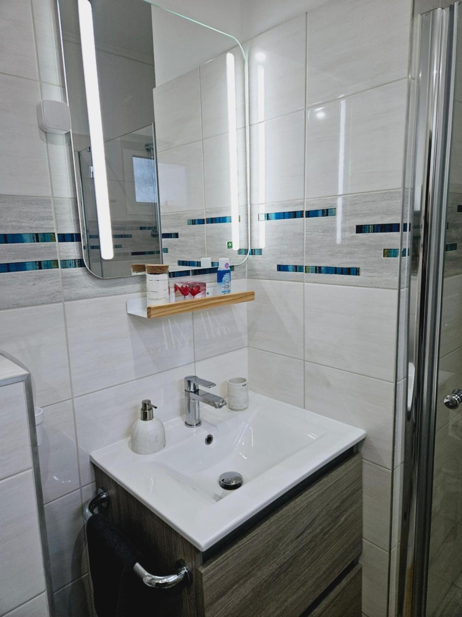 Bowery Guest Houses - Arnyas Vendeghazak Balatonalmadi Bagian luar foto